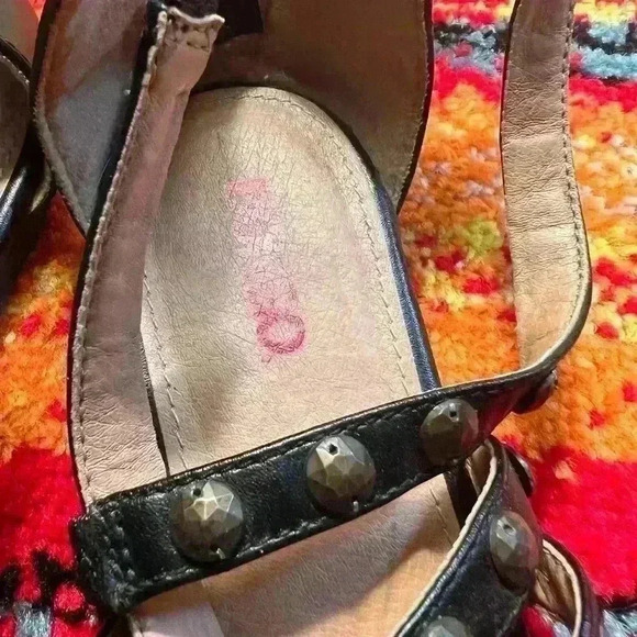 Bongo Black‎ Sandals - Size 8 - Picture 4 of 4